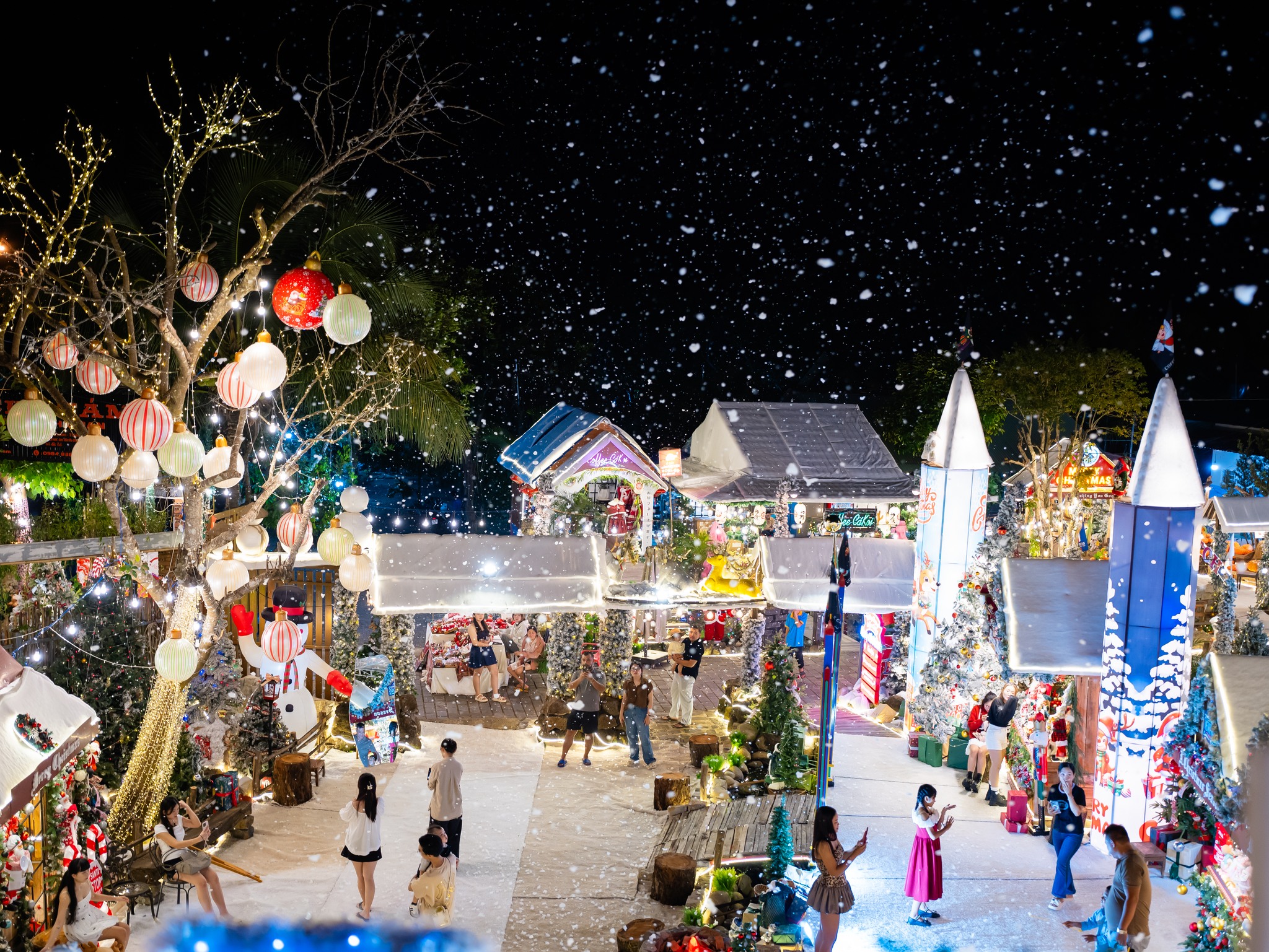Trang trí Noel công ty